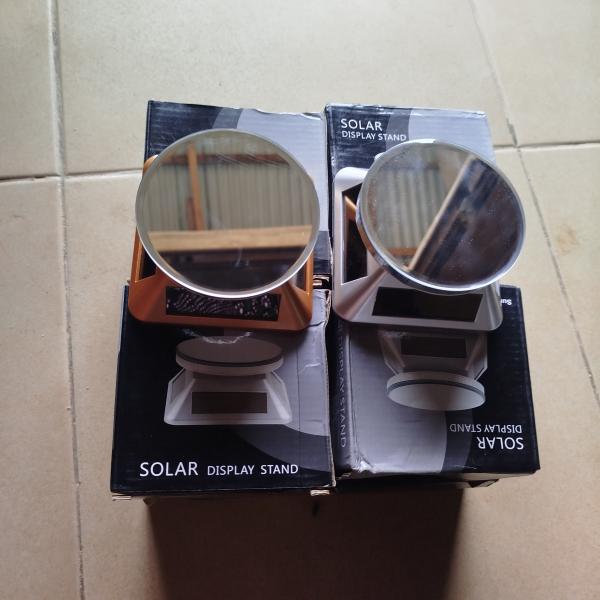 Mini solar turn table