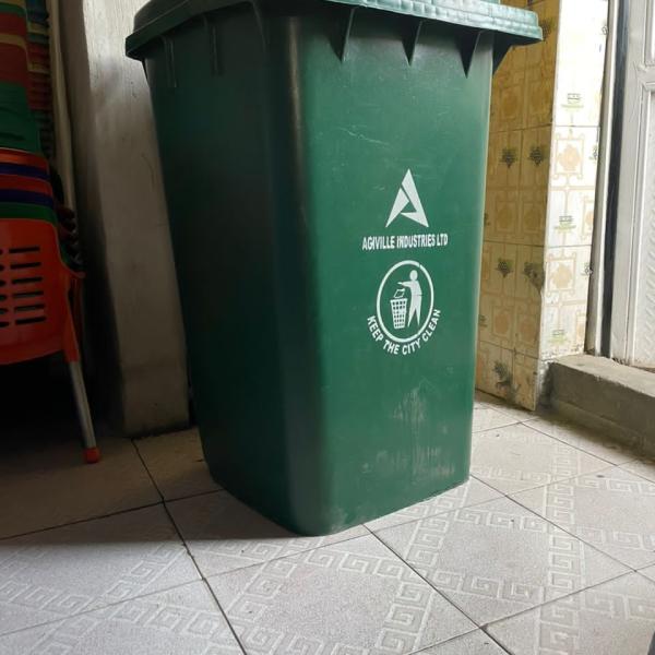 240ltrs waste bin